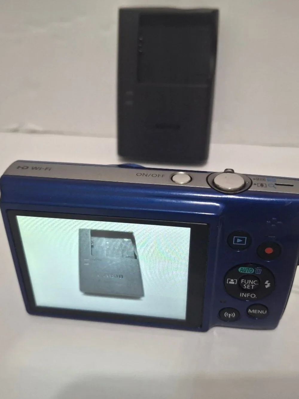 Canon PowerShot ELPH 190 IS 20MP Digital Camera, 10x Optical Zoom, Canon CCD Dig